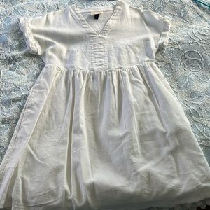 White dress with pockets